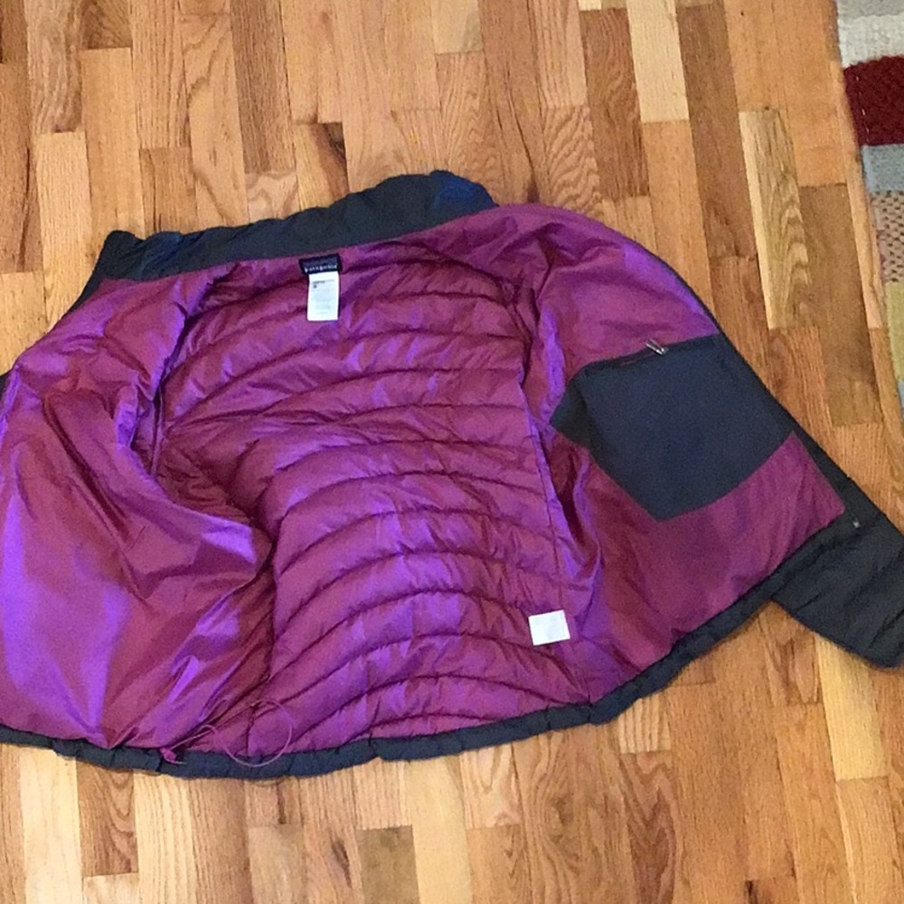 Patagonia women’s Black Puffer Jacket - Picture 4 of 7